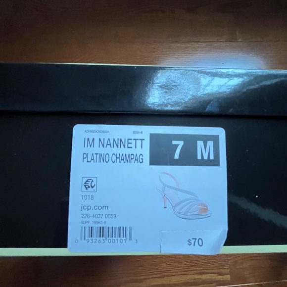 Champagne dress sandal, sling back style - Picture 4 of 4